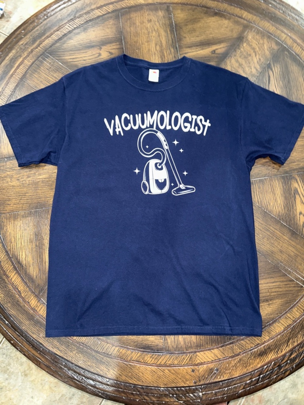 Vacuumologist Graphic Tee - Navy Blue Large 100% cotton preowned SOFT